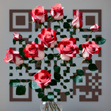 QR‑код из белых и розовых розовых цветов