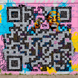 QR‑код в стиле уличного граффити с яркими красками