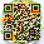 QR‑код с зелёными листьями салата